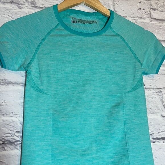 Victoria's Secret Sport Short Sleeve Activewear Top Size Extra Small - Picture 3 of 7